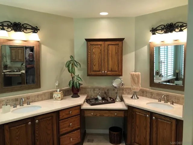 9729 Indian Creek Way, Escondido, California 92026