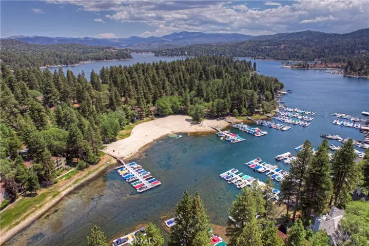 27721 Peninsula Drive 218, Lake Arrowhead, California 92352