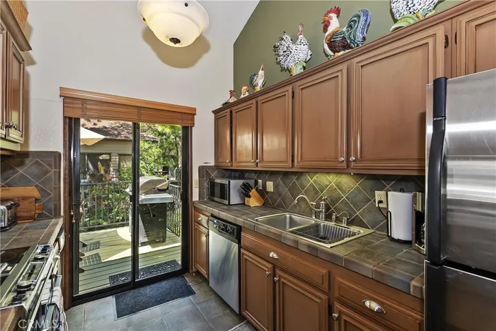 27721 Peninsula Drive 218, Lake Arrowhead, California 92352