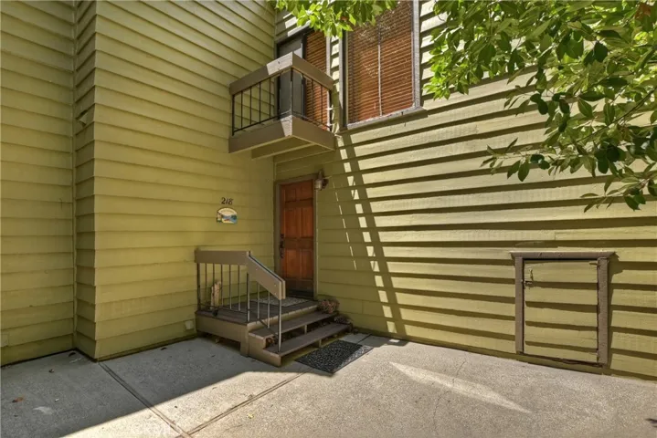 27721 Peninsula Drive 218, Lake Arrowhead, California 92352
