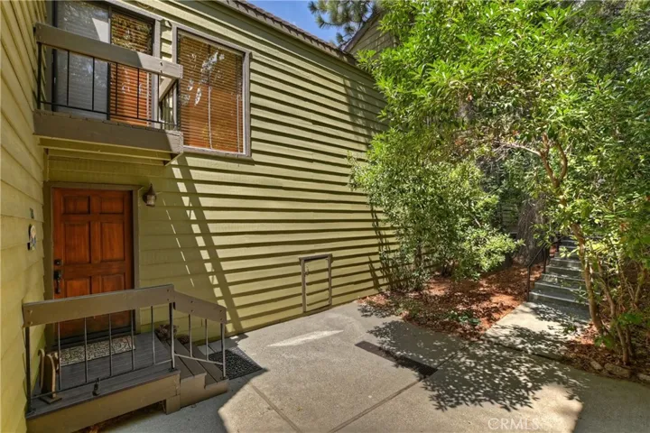 27721 Peninsula Drive 218, Lake Arrowhead, California 92352