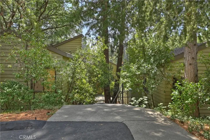 27721 Peninsula Drive 218, Lake Arrowhead, California 92352