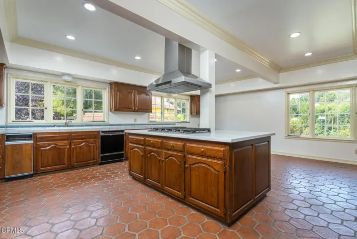GYP_832 Highland Drive_005_MLS
