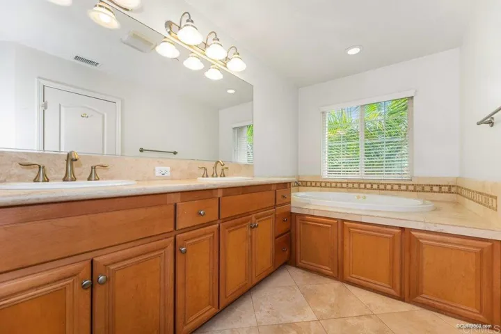 1039 Loretta Ln., Carlsbad, California 92009