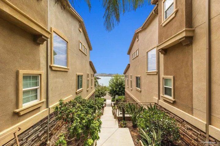 1039 Loretta Ln., Carlsbad, California 92009