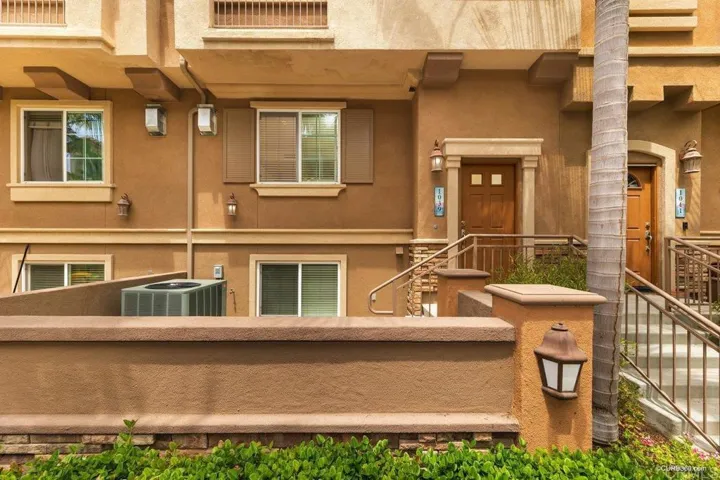 1039 Loretta Ln., Carlsbad, California 92009