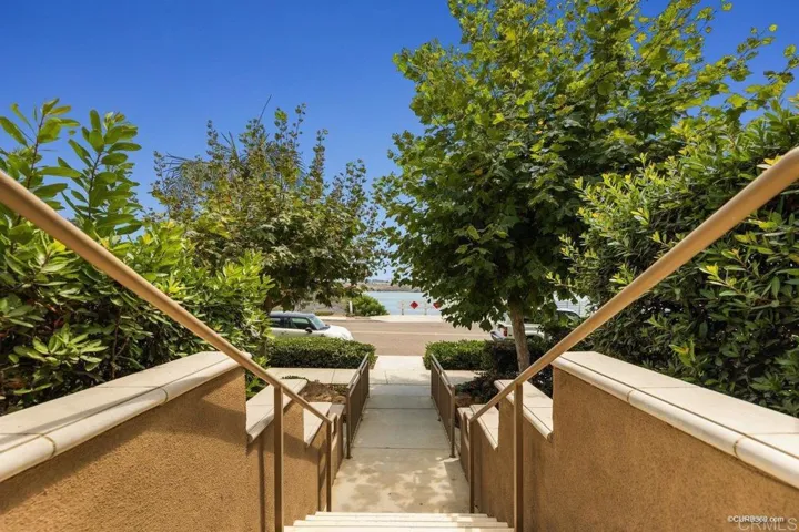 1039 Loretta Ln., Carlsbad, California 92009