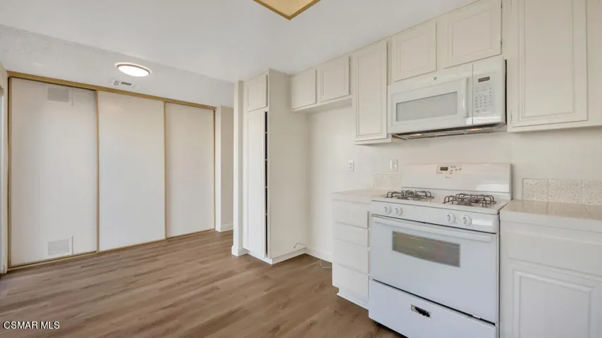 291 Green Moor Place  -  HsHProd-28