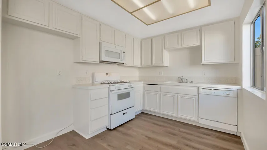 291 Green Moor Place  -  HsHProd-27