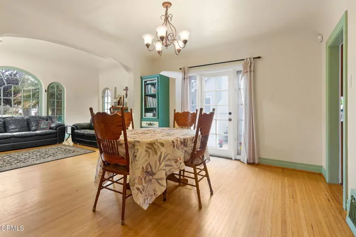 7-web-or-mls-UpmarketMedia_1560SanNichol