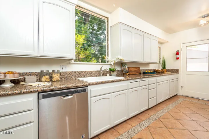 GYP_ 4428 Oakwood Ave_015_MLS