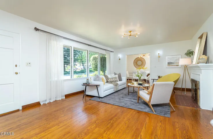 GYP_ 4428 Oakwood Ave_002_MLS