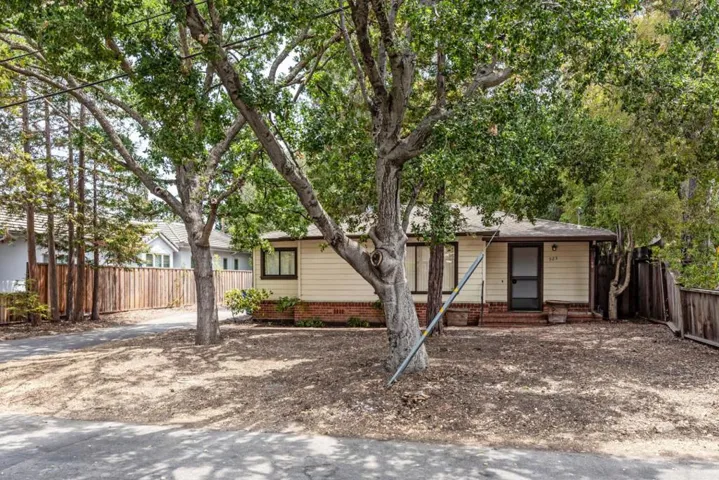 923 Shauna Lane, Palo Alto, California 94306