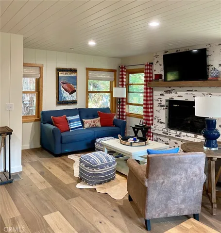 205 Bret Harte Road, Lake Arrowhead, California 92352