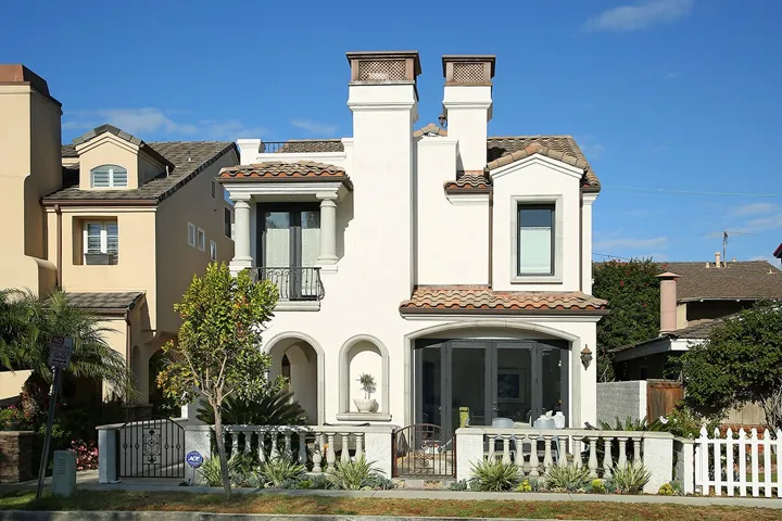 505 1/2 Carnation Avenue, Corona Del Mar, California 92625