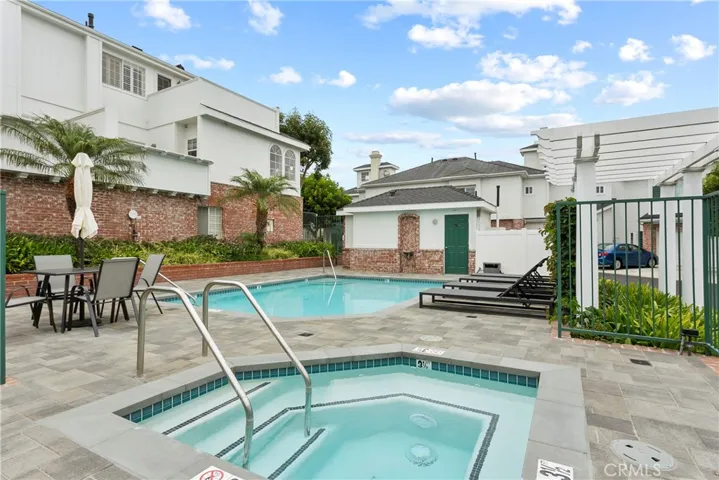 Community pool and spa...feels like your private oasis in this small community.