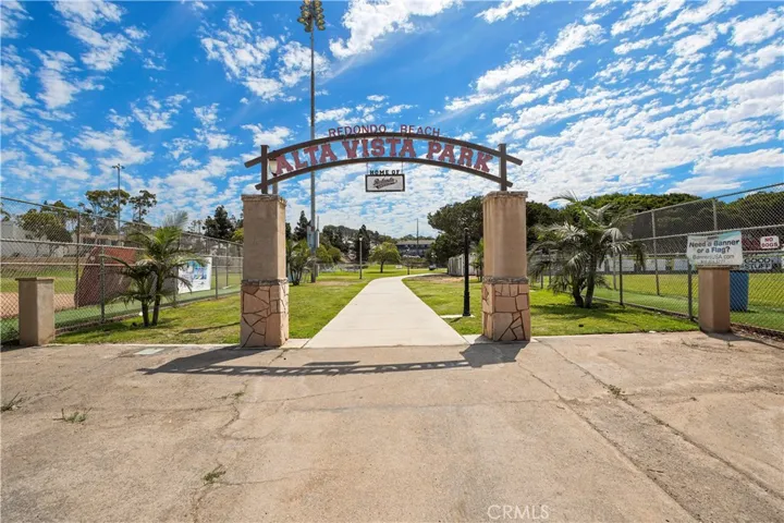 Alta Vista park conveniently located across the street