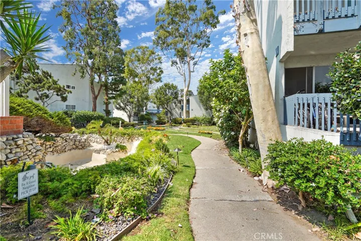 824 Camino Real 104, Redondo Beach, California 90277