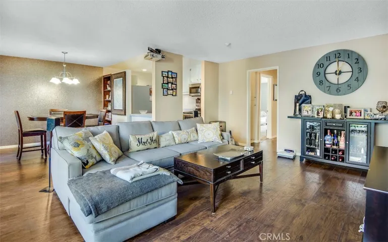 Living room/Great room - Prior occupants' furniture