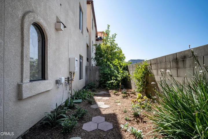 121 Wilson Ave Unit 101 Full Resolution-
