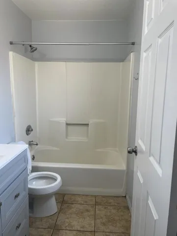 R Bathroom