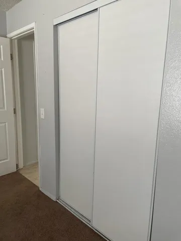 R Hallway
