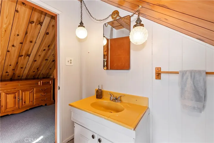 644 San Bernardino Avenue, Big Bear, California 92386