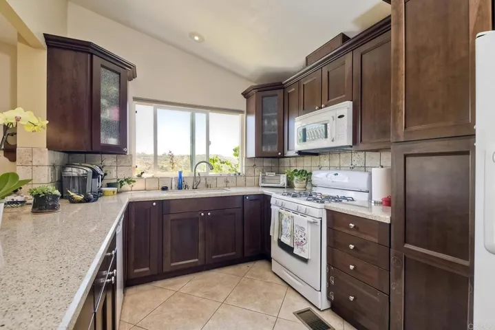 2010 W San Marcos Blvd #126, San Marcos, California 92078
