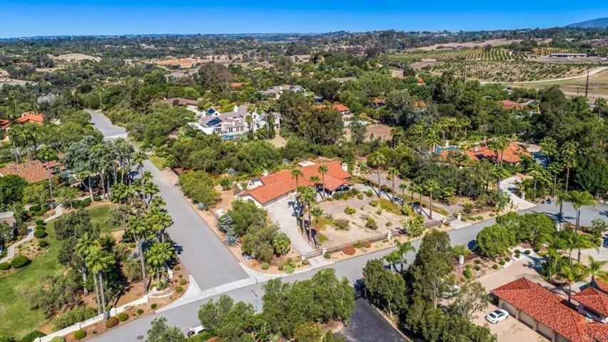 17544 Avenida Peregrina, Rancho Santa Fe, California 92067