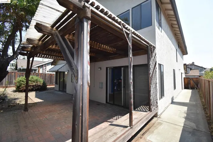 19225 Lakeridge Rd, Castro Valley, California 94546