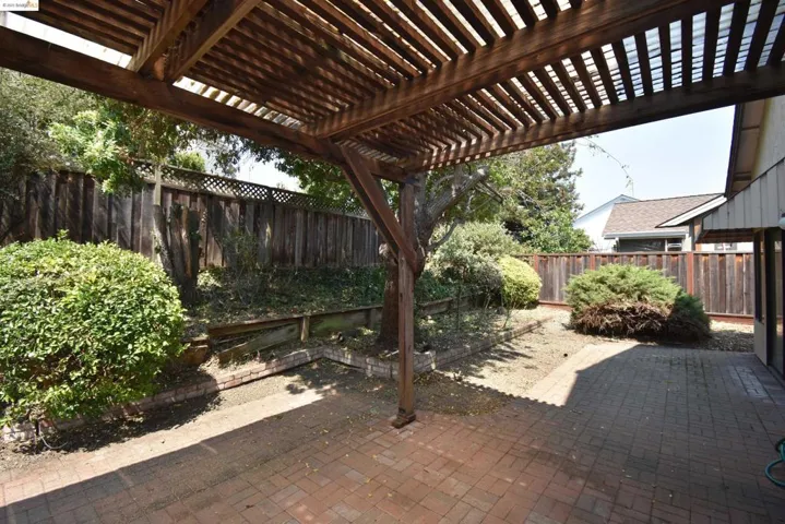 19225 Lakeridge Rd, Castro Valley, California 94546
