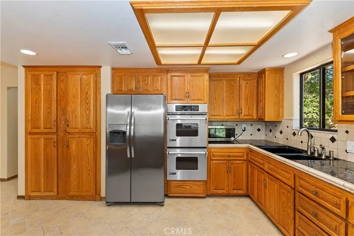 26570 Yolo Way, Lake Arrowhead, California 92352