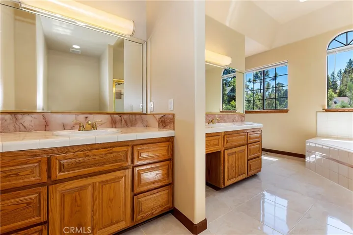 26570 Yolo Way, Lake Arrowhead, California 92352