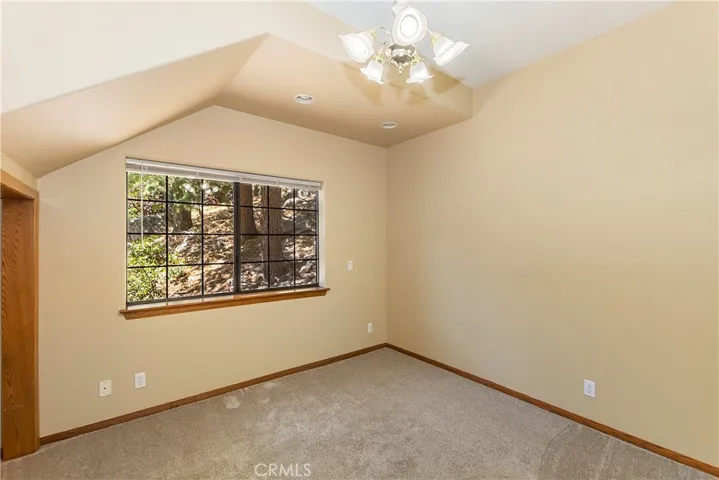 26570 Yolo Way, Lake Arrowhead, California 92352