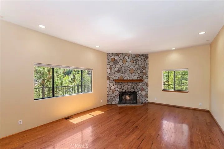 26570 Yolo Way, Lake Arrowhead, California 92352