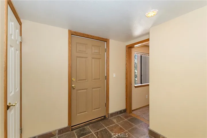 26570 Yolo Way, Lake Arrowhead, California 92352
