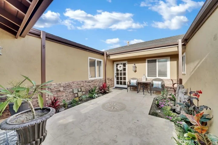 21382 Lemontree Lane, Huntington Beach, California 92646