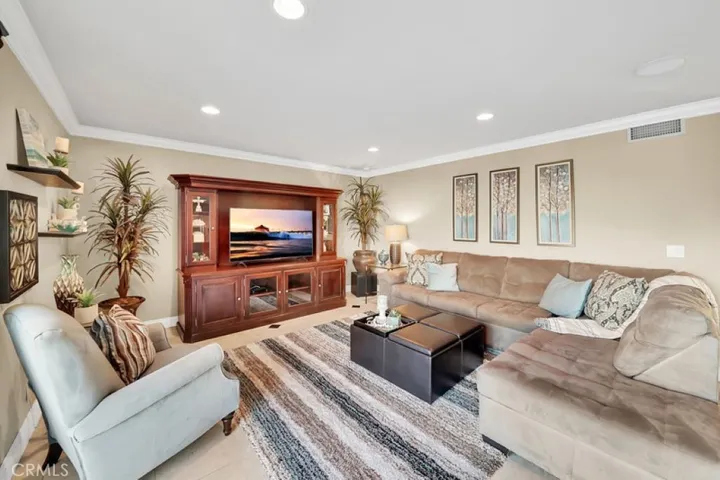 21382 Lemontree Lane, Huntington Beach, California 92646