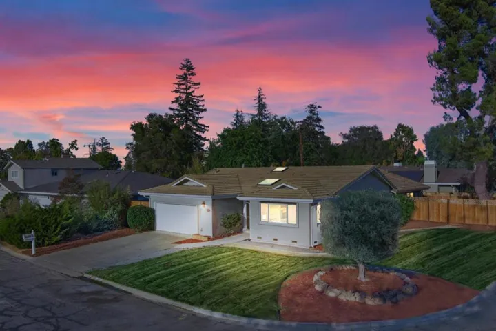 13710 Calle Tacuba, Saratoga, California 95070