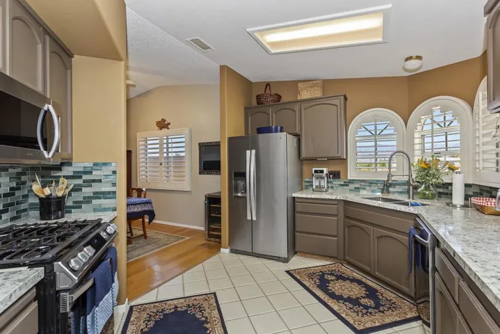 013_Kitchen