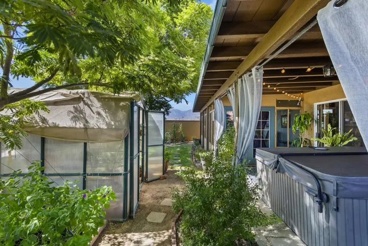 033_Back Yard