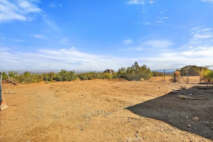 1320 Hollister Road, Pinon Hills, California 92372
