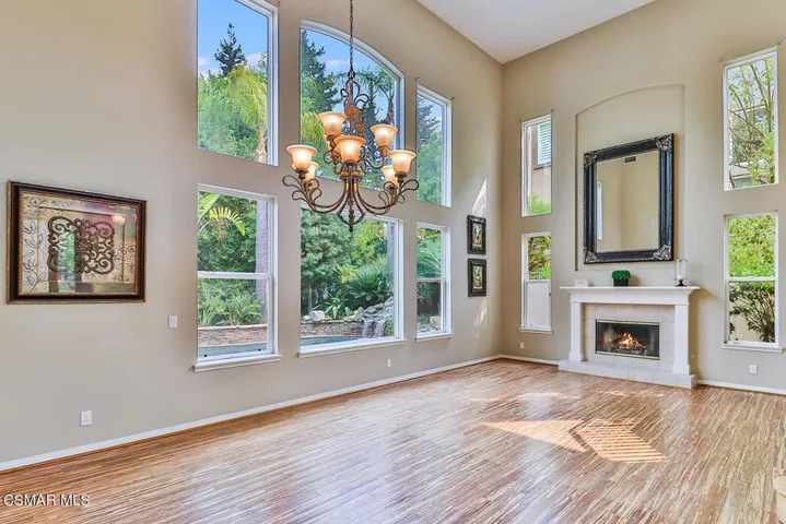 bEntry Living and Dining3