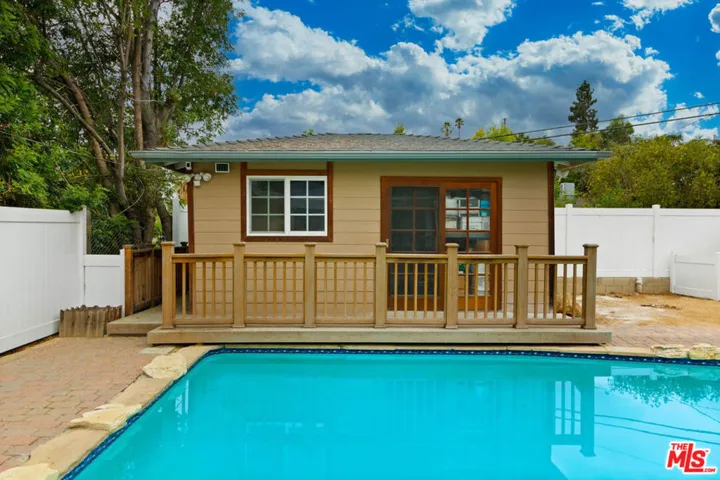 Pool House/Bungalow