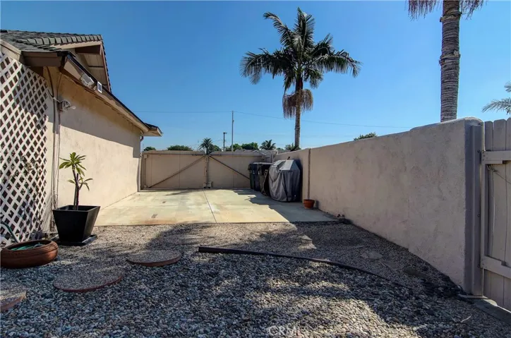 This HUGE side yard is perfect as gated RV space...but could also be the perfect place for a pool, sport court or sunny garden area...you choose!