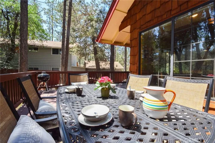 480 Crystal Lake Road, Big Bear, California 92315