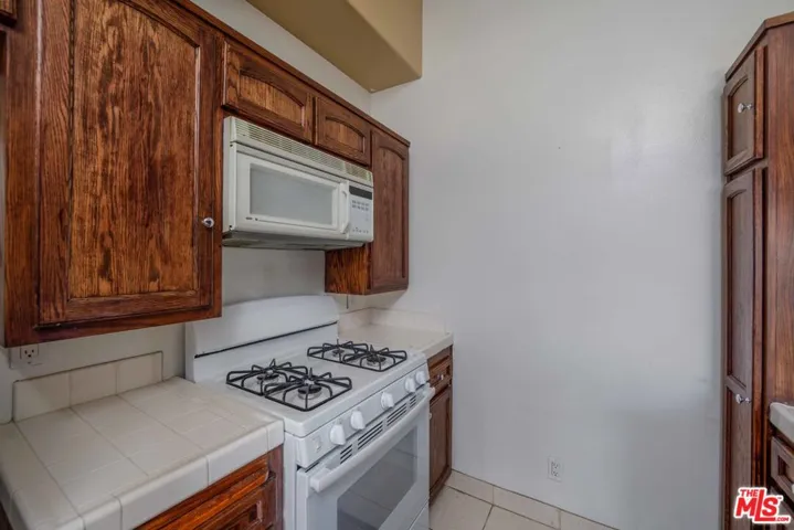 15455 Sherman Way 18, Van Nuys, California 91406