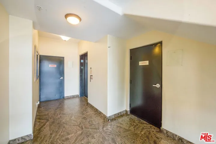 15455 Sherman Way 18, Van Nuys, California 91406