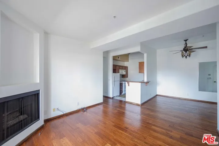 15455 Sherman Way 18, Van Nuys, California 91406