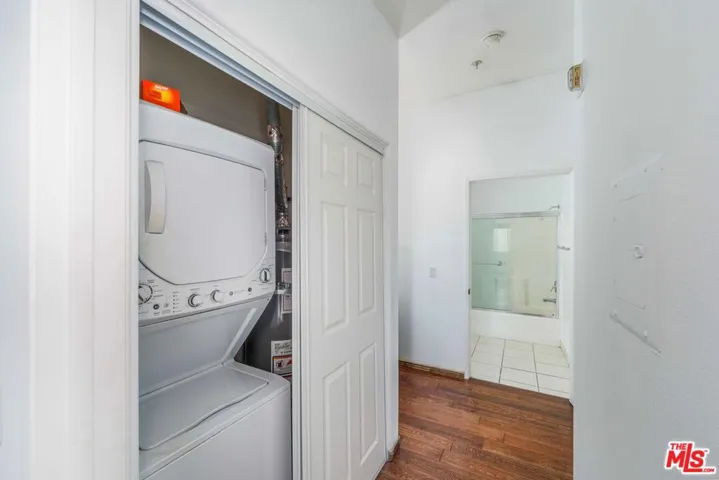 15455 Sherman Way 18, Van Nuys, California 91406